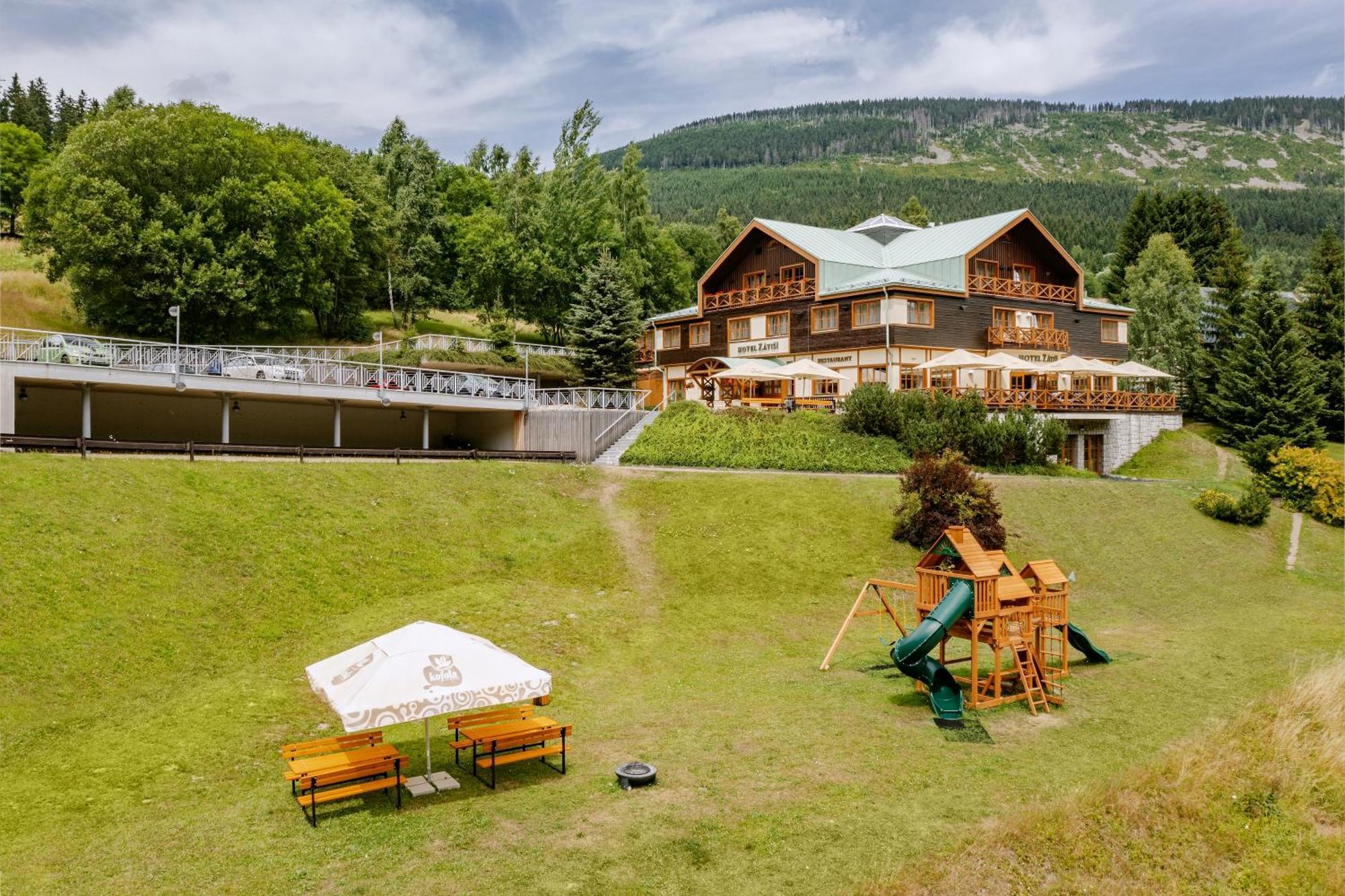 Hotel Zatisi Špindlerŭv Mlýn المظهر الخارجي الصورة